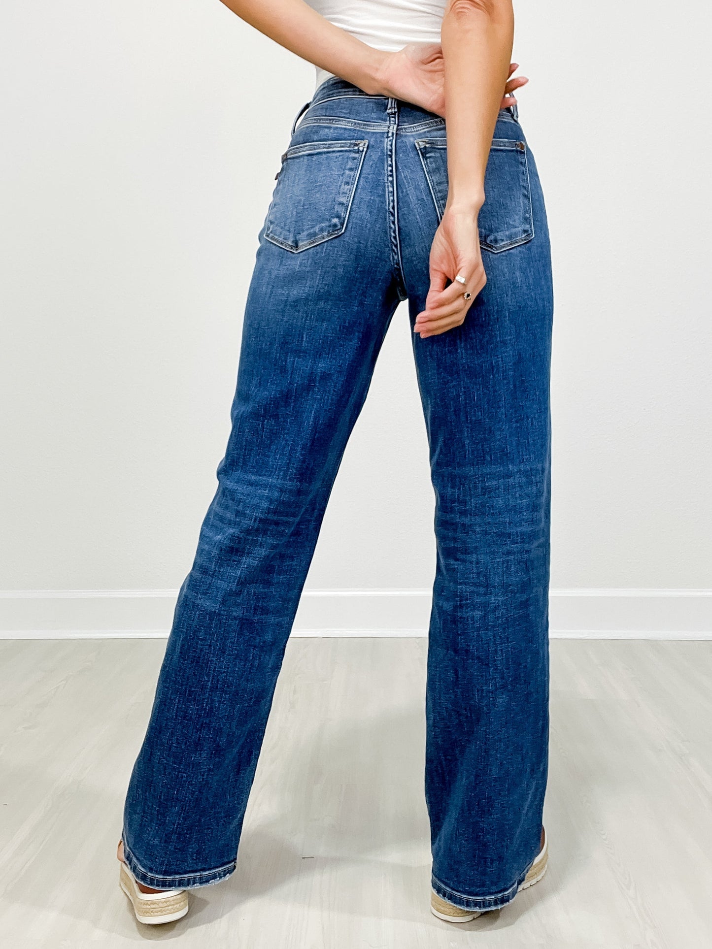 Waist Band Vintage Wash Straight Fit Jeans